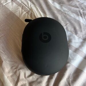 Beats by Dre Black Over-Ear Headphones Case